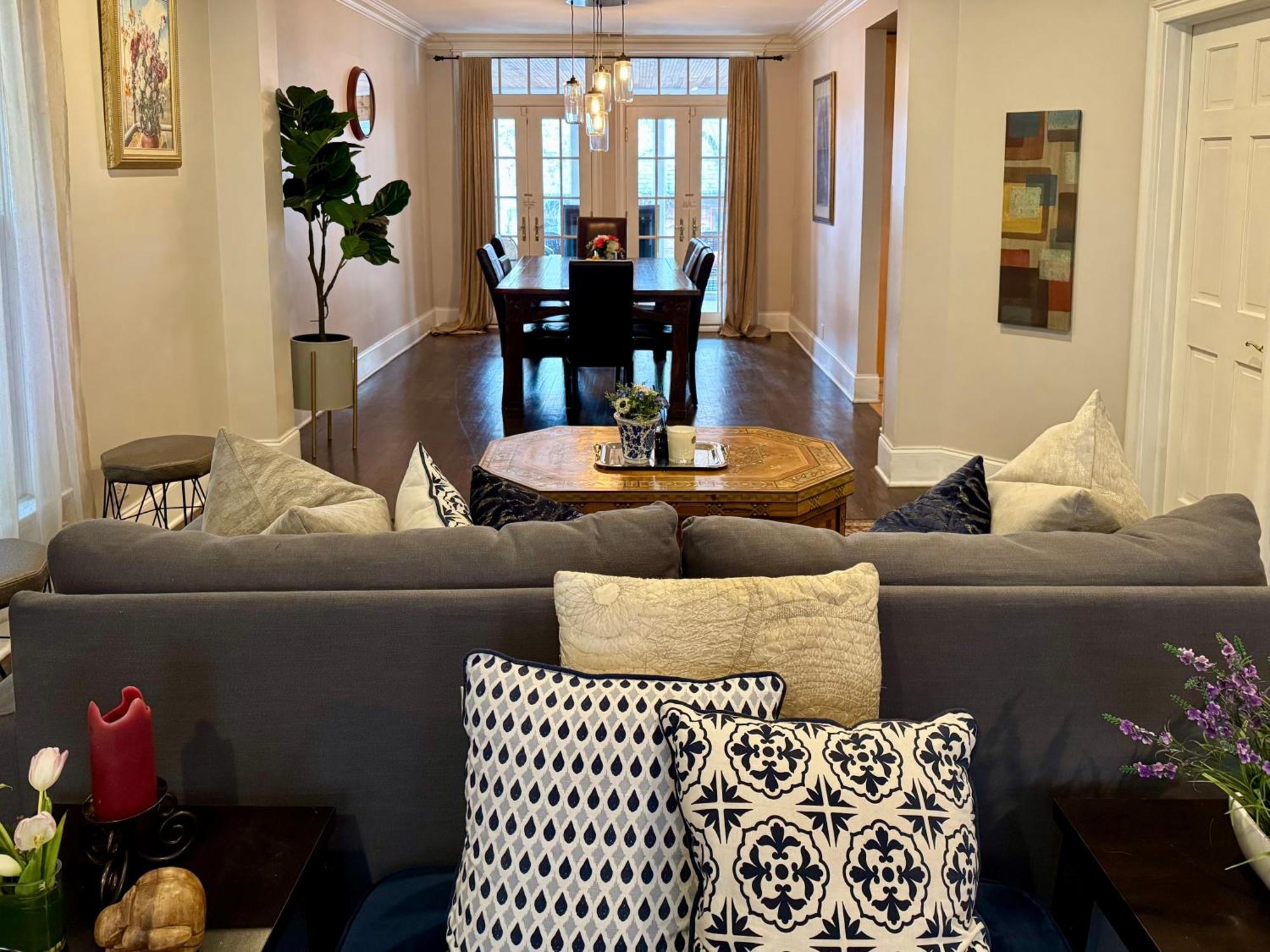 3 Bedroom Spacious Home In Ideal Location W Free Parking Back Yard Pets Welcome Chicago Bagian luar foto