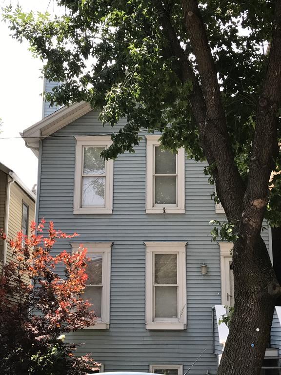 3 Bedroom Spacious Home In Ideal Location W Free Parking Back Yard Pets Welcome Chicago Bagian luar foto